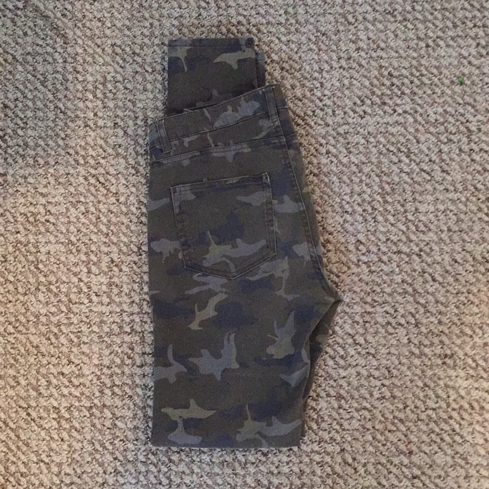 Final Price 🔴 Camo skinny jeans